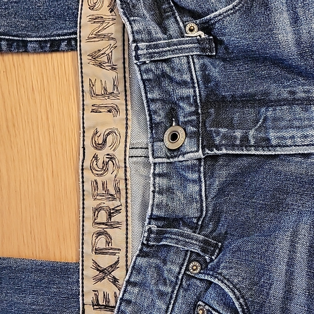 Express Jeans - Picture 2 of 4